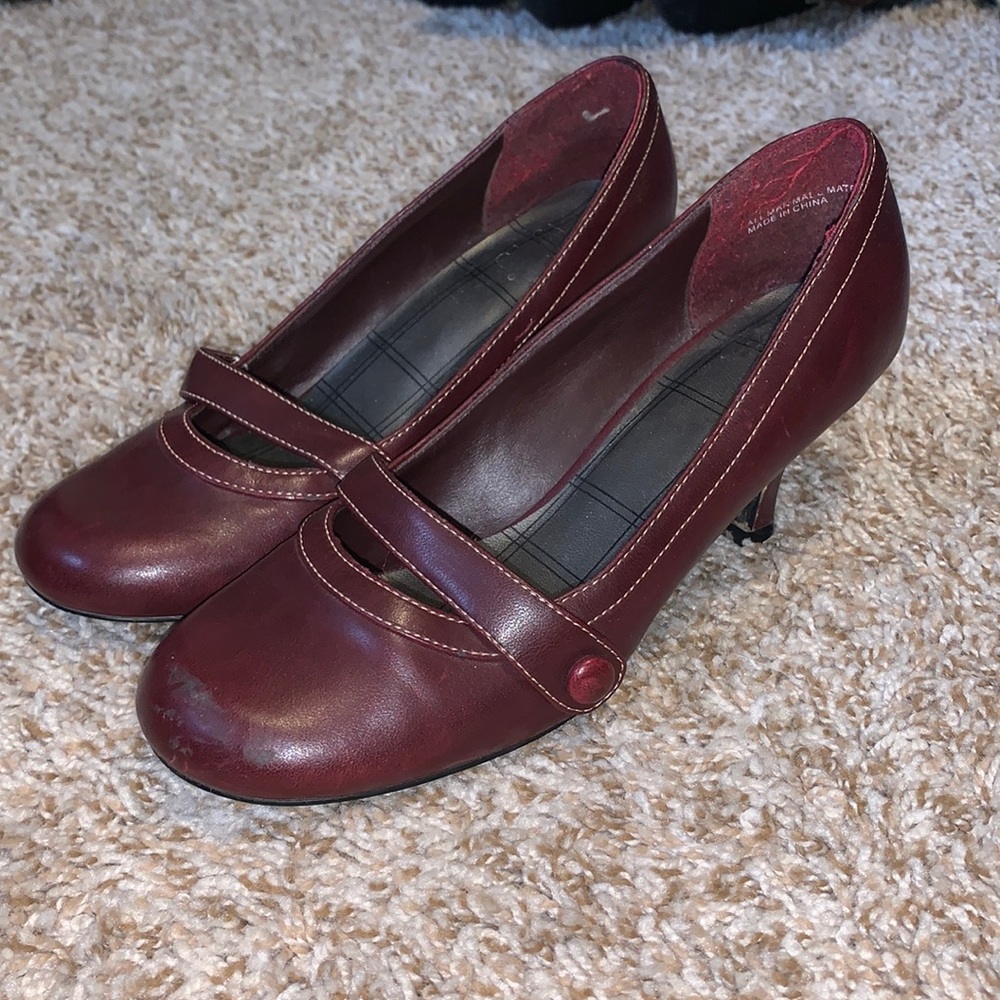 Vintage mary jane kitten heels